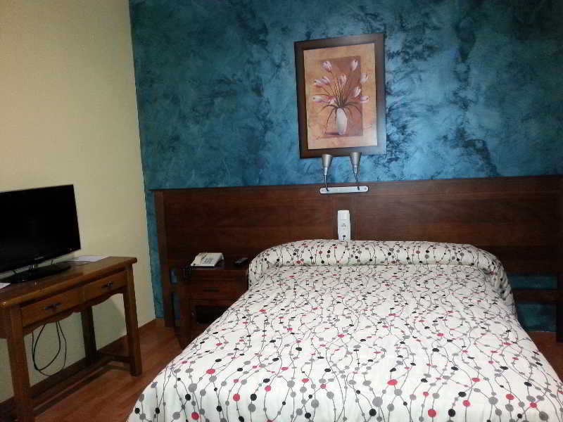 Hotel La Curva Алболоте Екстериор снимка