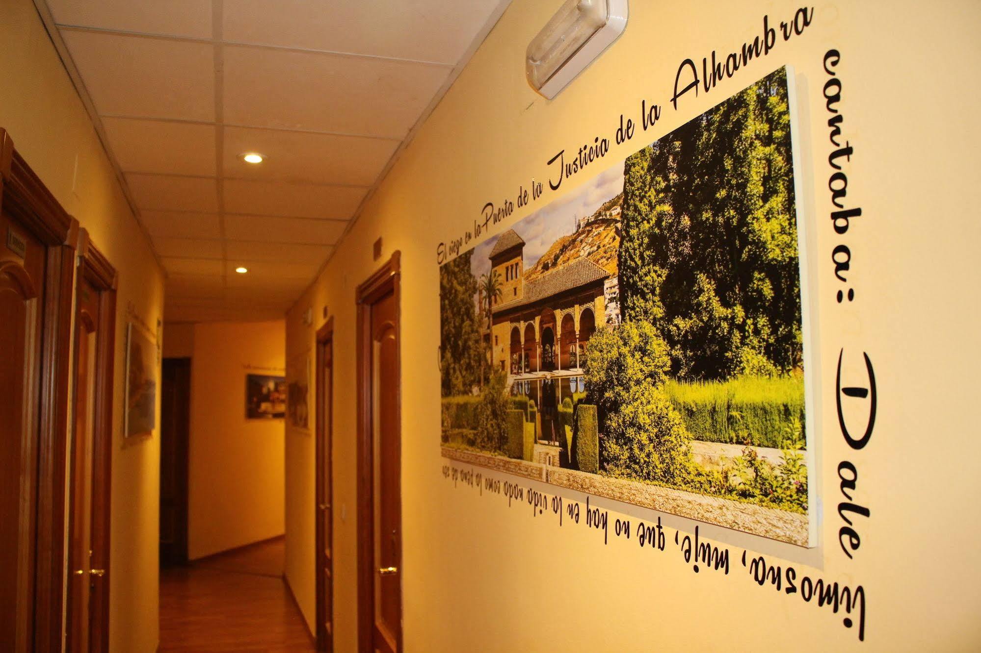 Hotel La Curva Алболоте Екстериор снимка
